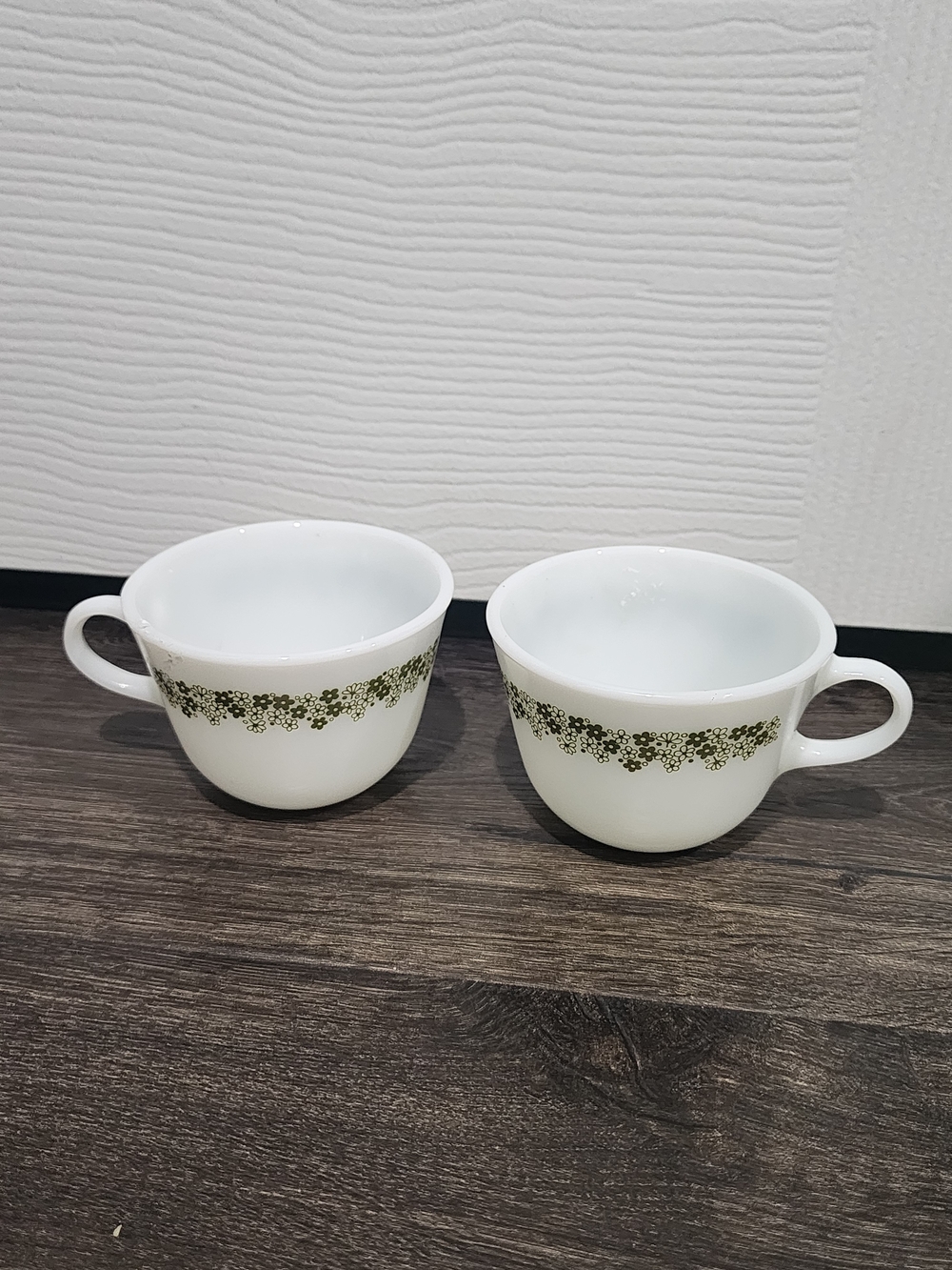Vintage Pyrex Corelle Spring Blossom Crazy Daisy Coffee Tea Cup Mug set of 2